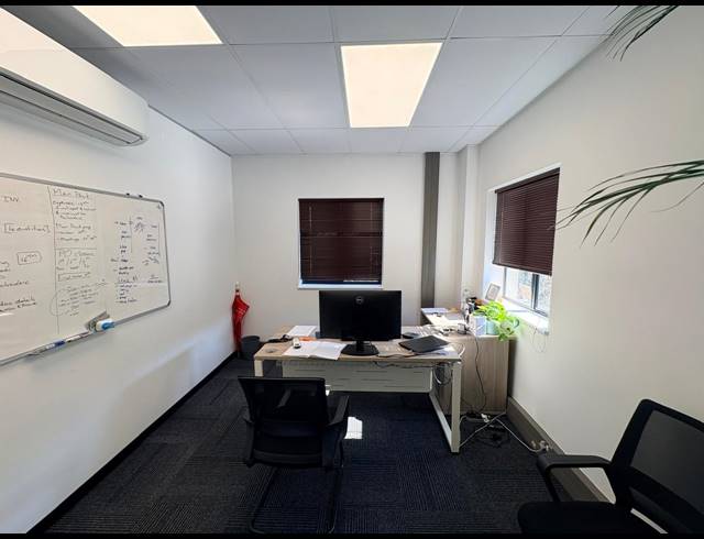 271M² OFFICE TO LET IN VORNA VALLEY